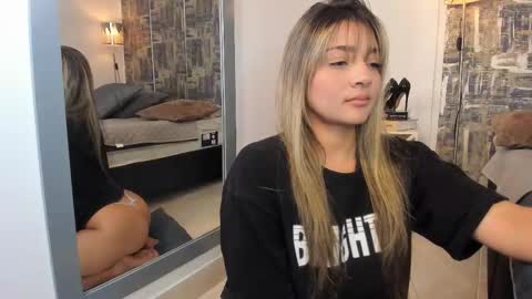 SHOFIA online show from 11/11/25, 02:50