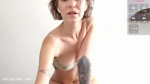 Jess online show from 12/18/24, 06:32