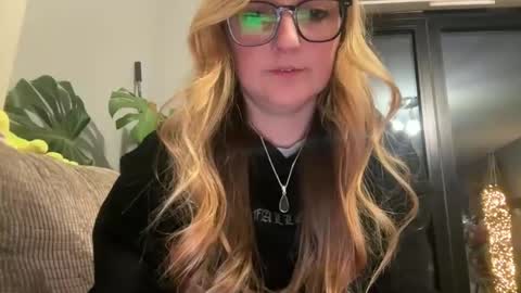 short sweetpea online show from 03/09/25, 07:48