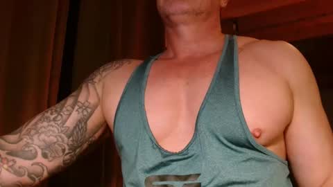 Snapshot of show_on_for_you chatting on 10/17/25, 08:22 show_on_for_you online show from 10/17/25, 08:22