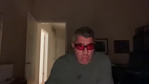 Snapshot of showmet chatting on 12/14/24, 07:40 Chicago Guy online show from 12/14/24, 07:40