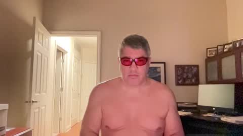 Snapshot of showmet chatting on 02/08/25, 05:18 Chicago Guy online show from 02/08/25, 05:18