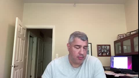 Snapshot of showmet chatting on 09/08/25, 07:46 Chicago Guy online show from 09/08/25, 07:46