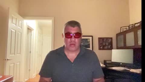 Snapshot of showmet chatting on 09/26/25, 04:05 Chicago Guy online show from 09/26/25, 04:05