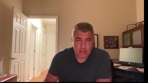 Snapshot of showmet chatting on 10/12/25, 06:45 Chicago Guy online show from 10/12/25, 06:45