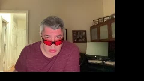 Snapshot of showmet chatting on 04/01/26, 03:18 Chicago Guy online show from 04/01/26, 03:18