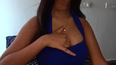 shreya_0 online show from 03/05/26, 08:32