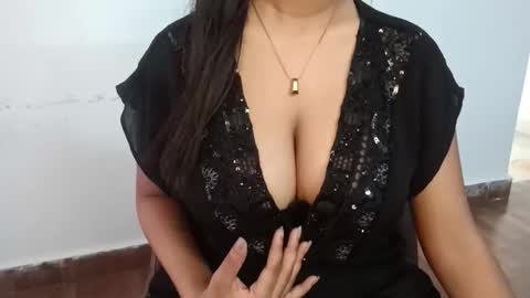 shreya_0 online show from 03/09/26, 08:51