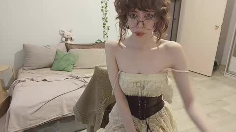 Snapshot of shushencii chatting on 11/10/25, 10:58 Aria online show from 11/10/25, 10:58