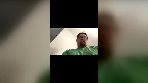 Snapshot of shweatyballs28 chatting on 02/14/26, 07:54 shweatyballs28 online show from 02/14/26, 07:54