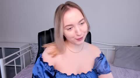 Anna online show from 03/11/25, 06:32