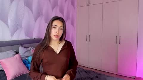 Mika online show from 09/14/25, 01:38