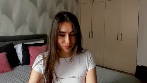 Mika online show from 03/22/26, 04:05