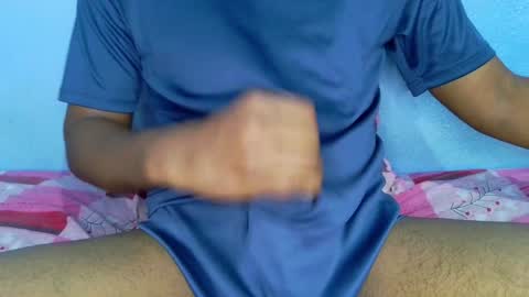 Snapshot of shy_eyes_ chatting on 12/03/24, 01:32 shyeyes online show from 12/03/24, 01:32