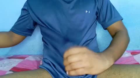 Snapshot of shy_eyes_ chatting on 12/04/24, 02:42 shyeyes online show from 12/04/24, 02:42