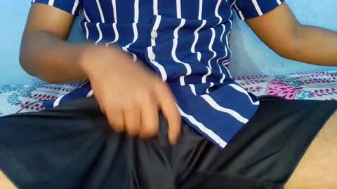 Snapshot of shy_eyes_ chatting on 01/19/25, 02:38 shyeyes online show from 01/19/25, 02:38