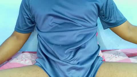 Snapshot of shy_eyes_ chatting on 01/31/25, 03:44 shyeyes online show from 01/31/25, 03:44