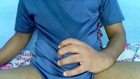 Snapshot of shy_eyes_ chatting on 02/22/25, 02:19 shyeyes online show from 02/22/25, 02:19