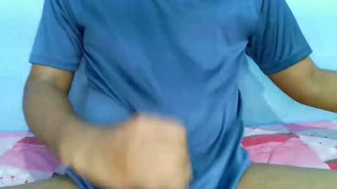 Snapshot of shy_eyes_ chatting on 02/24/25, 02:15 shyeyes online show from 02/24/25, 02:15