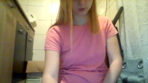 Snapshot of shy_model19 chatting on 12/21/24, 07:49 shy_model19 online show from 12/21/24, 07:49