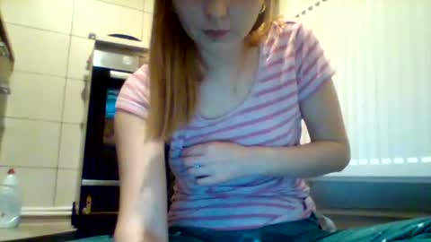 Snapshot of shy_model19 chatting on 12/31/24, 08:45 shy_model19 online show from 12/31/24, 08:45