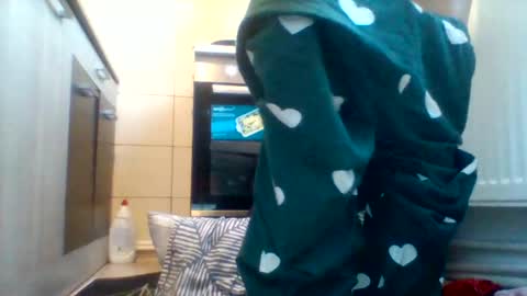 Snapshot of shy_model19 chatting on 01/01/25, 09:07 shy_model19 online show from 01/01/25, 09:07