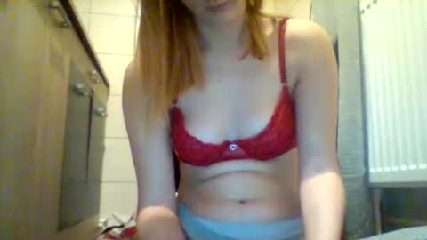 Snapshot of shy_model19 chatting on 01/10/25, 03:39 shy_model19 online show from 01/10/25, 03:39