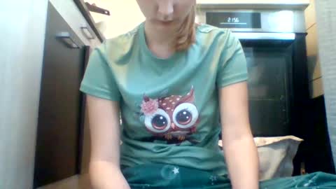 Snapshot of shy_model19 chatting on 01/26/25, 11:17 shy_model19 online show from 01/26/25, 11:17