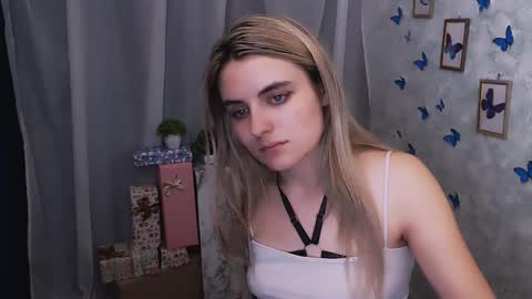 shy_sabrina_ online show from 01/06/25, 01:52