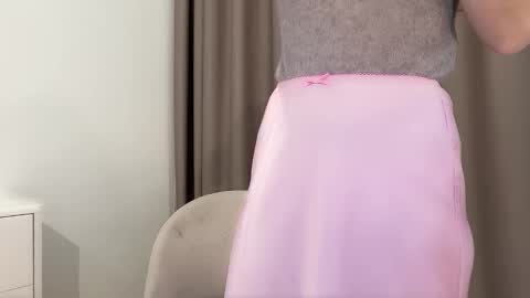 shy_schoolgirl_ online show from 12/18/25, 10:32