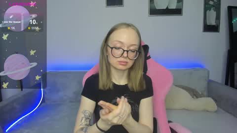 Snapshot of shy_suchka chatting on 02/14/25, 08:05 Melissa online show from 02/14/25, 08:05