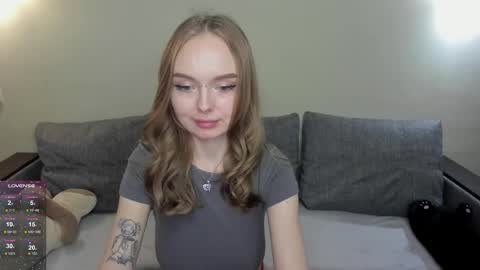 Snapshot of shy_suchka chatting on 09/21/25, 09:16 Melissa online show from 09/21/25, 09:16