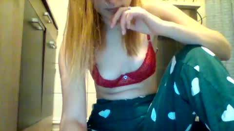 Snapshot of shy_woman18 chatting on 01/20/25, 03:48 shy_woman18 online show from 01/20/25, 03:48