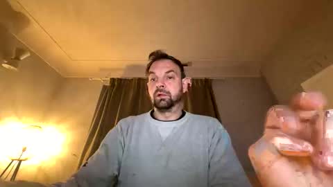 Snapshot of shyb49 chatting on 06/10/26, 10:52 shyb49 online show from 06/10/26, 10:52