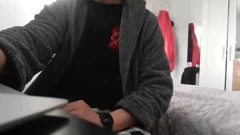 shyboy0533 online show from 10/28/25, 08:07