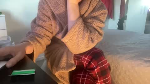 shyboy0533 online show from 11/01/25, 07:54