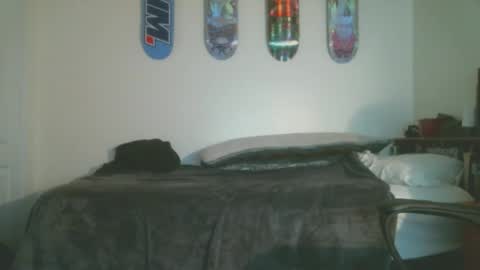 shyboyhugecum2020 online show from 12/20/25, 05:14