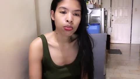 Snapshot of shybutnaugthy chatting on 12/12/24, 07:41 LYN online show from 12/12/24, 07:41