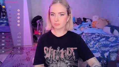 Effie online show from 02/13/25, 12:11