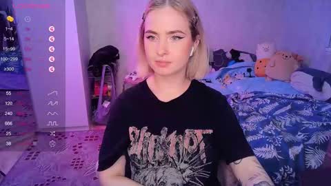 Effie online show from 02/13/25, 03:24