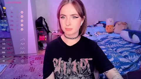 Effie online show from 02/19/25, 02:23