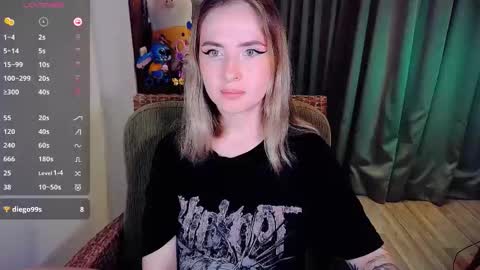 Effie online show from 09/18/25, 03:52