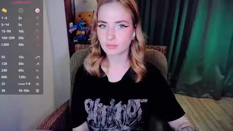 Effie online show from 12/18/25, 09:04