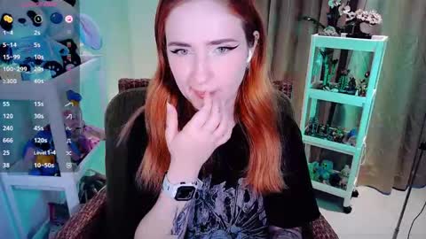 Snapshot of shyfoxxxy chatting on 05/09/26, 06:40 Effie online show from 05/09/26, 06:40