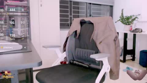 shyn_22 online show from 10/31/25, 04:08