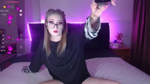 Snapshot of shysweetrish chatting on 05/06/26, 11:21 shysweetrish online show from 05/06/26, 11:21