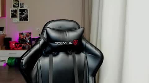 SIA online show from 11/23/25, 01:49