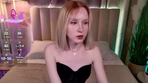 Snapshot of sia_hart chatting on 06/09/26, 12:17 Sia online show from 06/09/26, 12:17