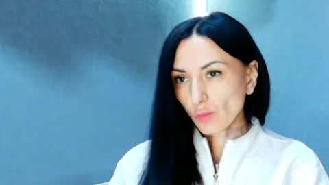 Snapshot of siaconna chatting on 05/16/26, 07:38 Siaconna online show from 05/16/26, 07:38