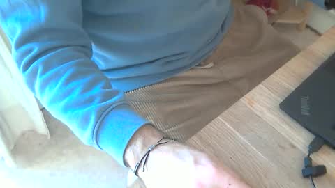 Snapshot of sibblii0 chatting on 03/04/25, 07:41 Seba online show from 03/04/25, 07:41